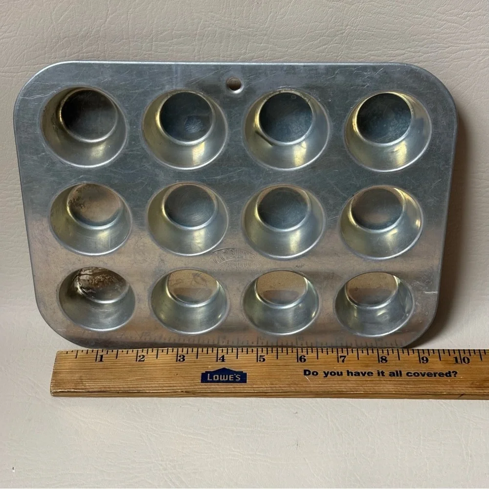 Vintage COMET Aluminum 12 Mini Cupcake Baking Pan, Made in USA